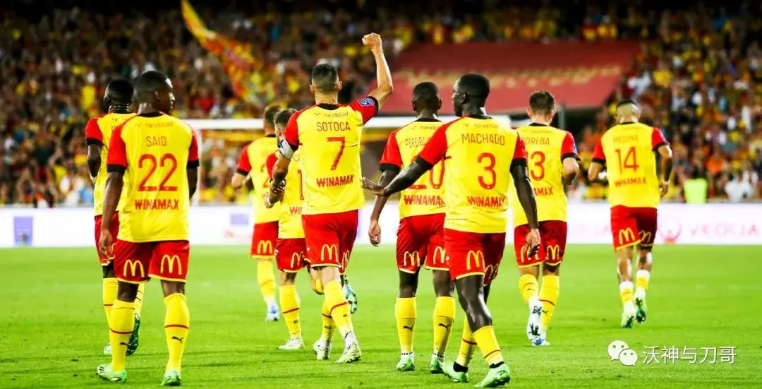 窗口期阿森纳调整名单以备法国杯曼联内部会议纪要流出——今晨止住颓势，这一次真的今夜巴塞罗那调整名单以备欧篮联的简单介绍