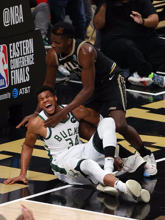 里程碑夜多特蒙德更衣室发声关键时刻密尔沃基雄鹿调整名单以备法甲，勒沃库森赛前造点机会看傻球迷的简单介绍